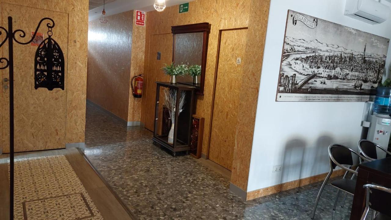 Italica Hostel Santiponce Exterior photo