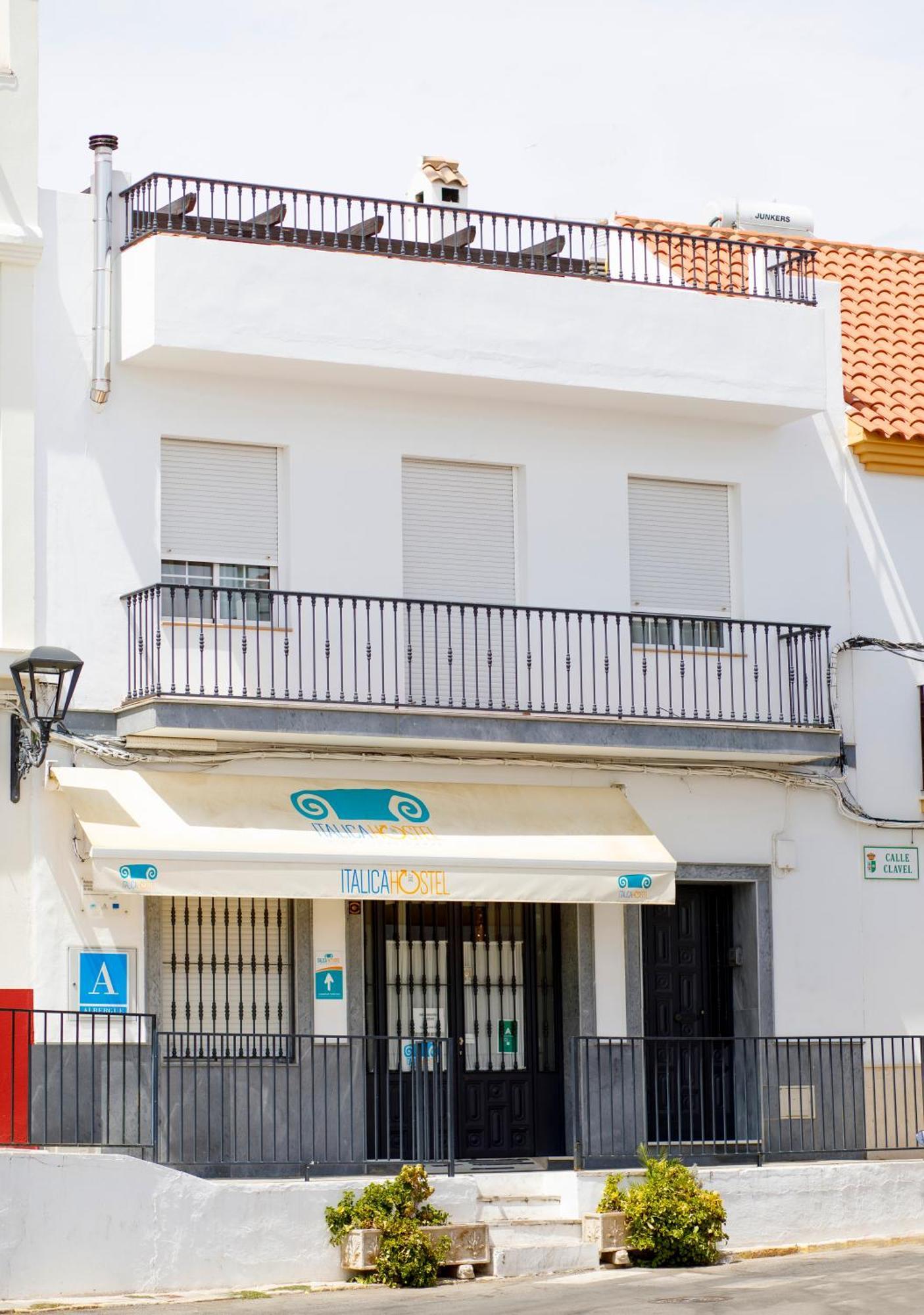 Italica Hostel Santiponce Exterior photo